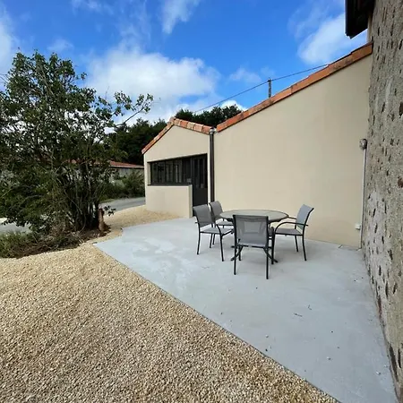 Gite De La Foye - Le Lilas Combrand Exterior photo